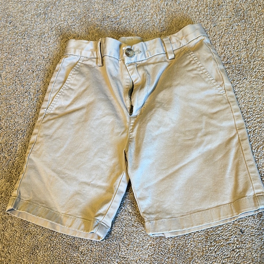 Boys Vineyard Vines khaki shorts